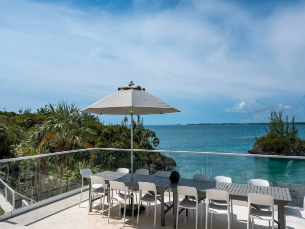 Luxurious Beachfront Estate in Eleuthera